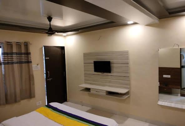 Hotel President House มาเทรัน ภายนอก รูปภาพ